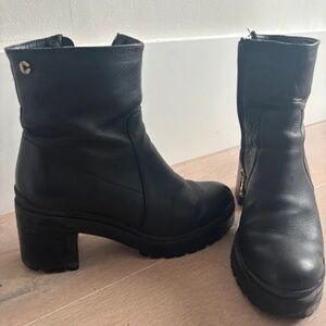 Elegant Black Leather Heeled Boots